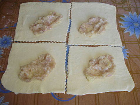 Чебуреки из готового теста, жареные на сковороде