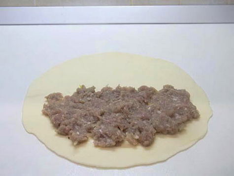 Чебуреки из слоено-дрожжевого теста с мясом: тонкости приготовления и пошаговый рецепт с фото
