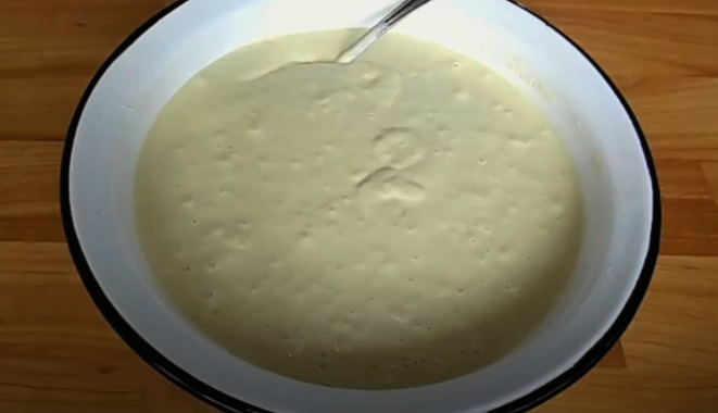 Видео-рецепт заливного пирога с мясом в духовке на кефире