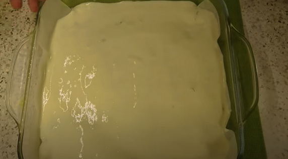 Заливной пирог с капустой на сметане и кефире в духовке