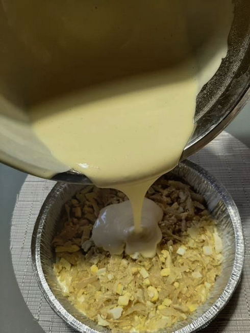 Заливной пирог с капустой и яйцом на сметане и майонезе