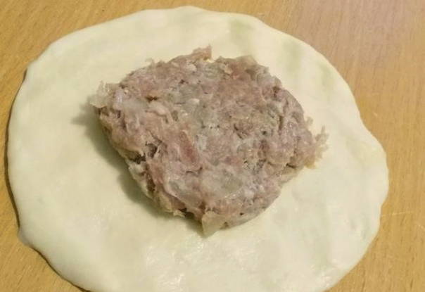 Пирожки с мясом на кефирном тесте