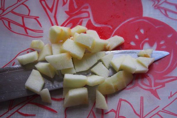 Конвертики из слоеного бездрожжевого теста с яблоками