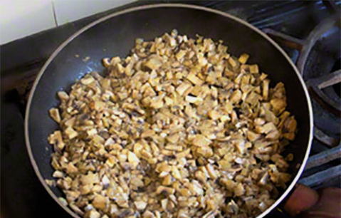 Утка с гречкой и грибами в духовке