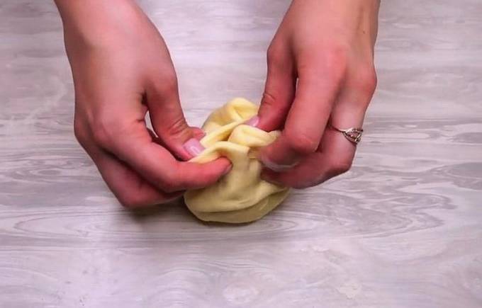 Дрожжевая сырная лепешка на кефире в духовке
