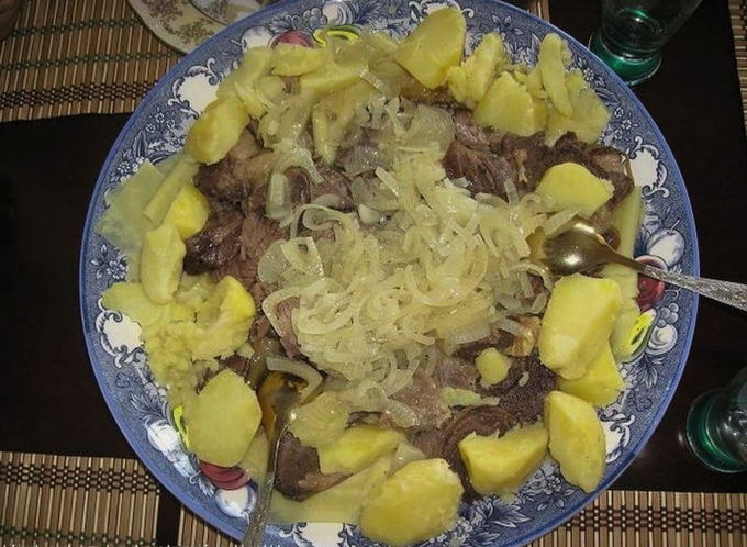 Бешбармак из говядины с картошкой