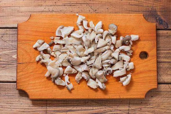 Утка с картошкой и грибами в рукаве в духовке