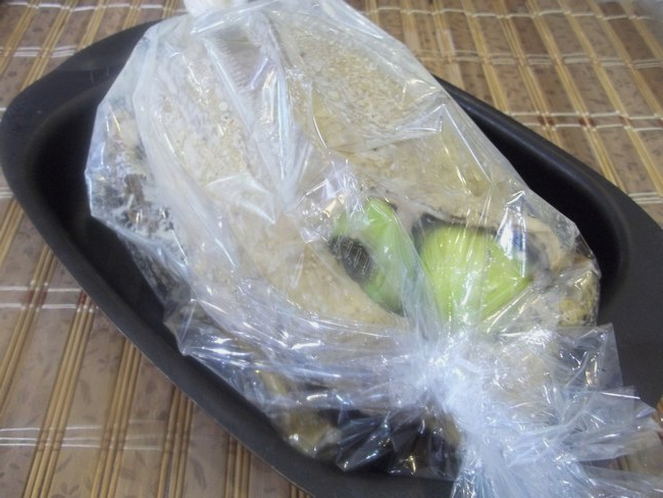Утка с яблоками, запеченная в рукаве в духовке