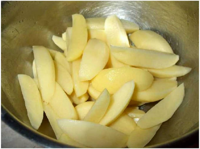 Утка с яблоками и картошкой в рукаве в духовке