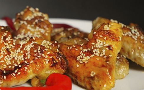 Куриные крылышки в медово-соевом соусе на сковороде - 8 пошаговых фото в рецепте