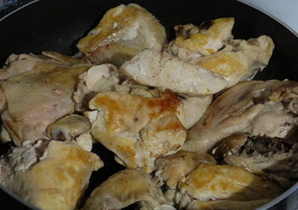 Курица в медово-соевом соусе на сковороде