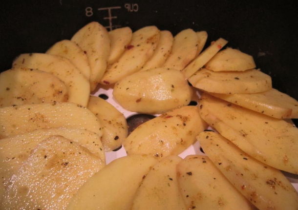 Куриная печень с картофелем в мультиварке