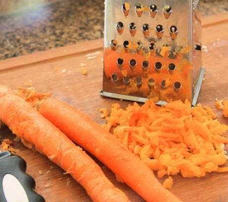 Куриная печень с луком и морковью в мультиварке