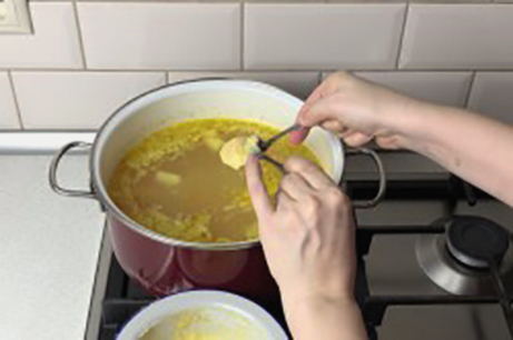 Клецки для супа на курином бульоне