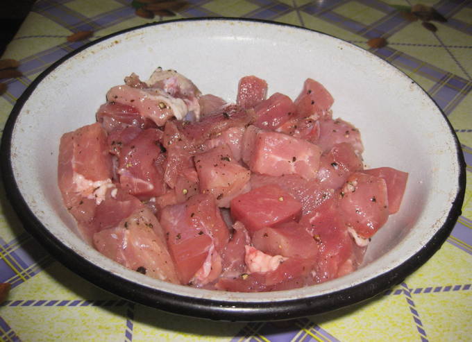 Кусочки свинины, запеченные в фольге в духовке
