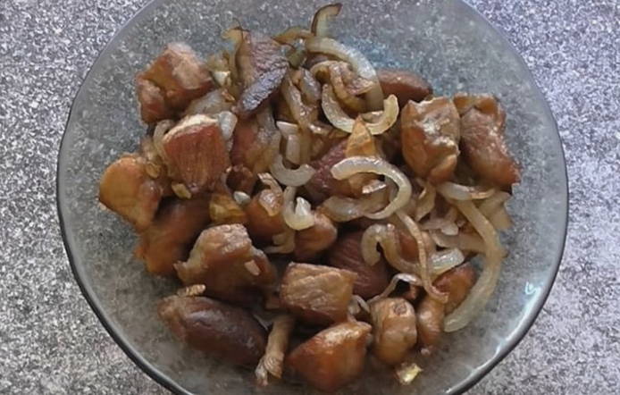 Рецепт свиной корейки в медово-чесночном соусе