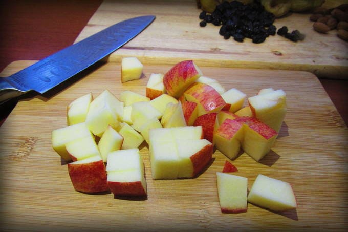 Тыква с яблоками, медом и корицей кусочками в духовке