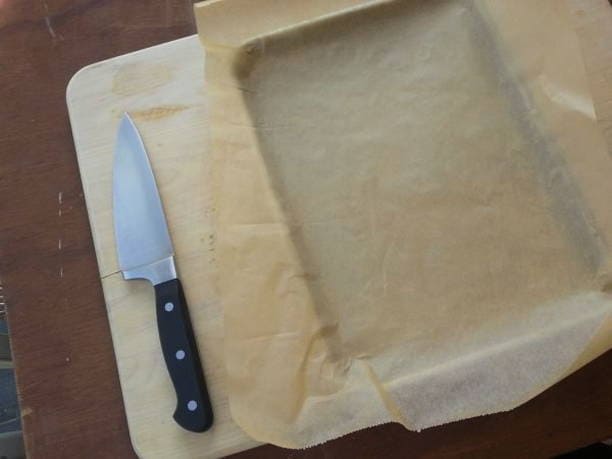 Картошка дольками на пергаменте в духовке