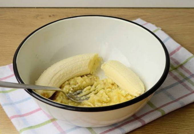 Банановые оладьи на кефире без яиц