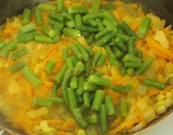 Плов с овощами на сковороде