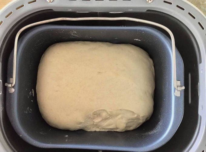 Тесто для пельменей на кефире в хлебопечке