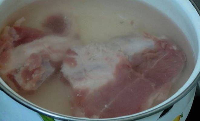 Гороховый суп-пюре со свининой