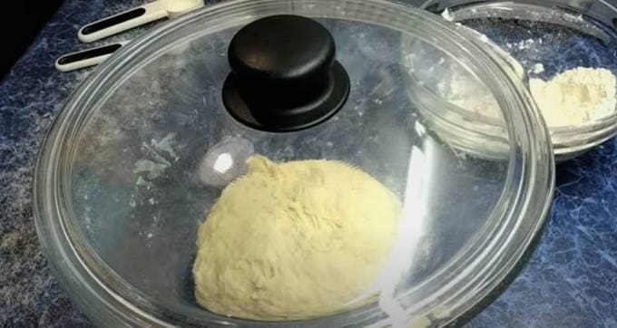 Бездрожжевое тесто на воде для пирожков в духовке