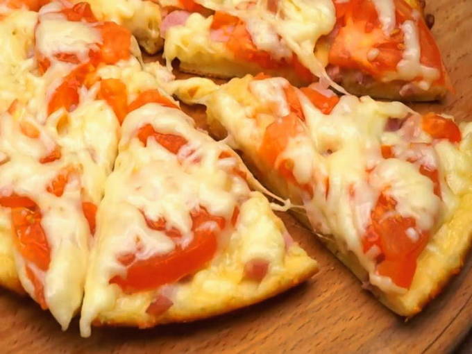 Пицца с колбасой, сыром и помидорами - Зарайские Деликатесы