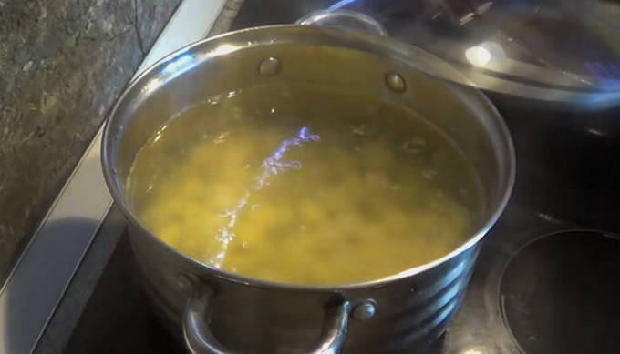 Суп солянка из капусты с сосисками