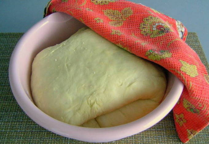 Дрожжевое тесто на сметане для пирожков