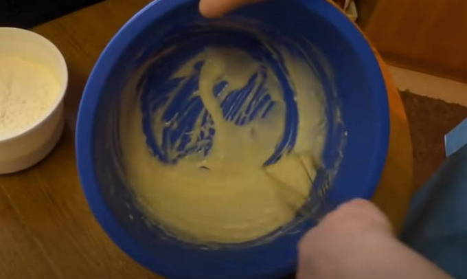 Заварное тесто на воде для пирожков