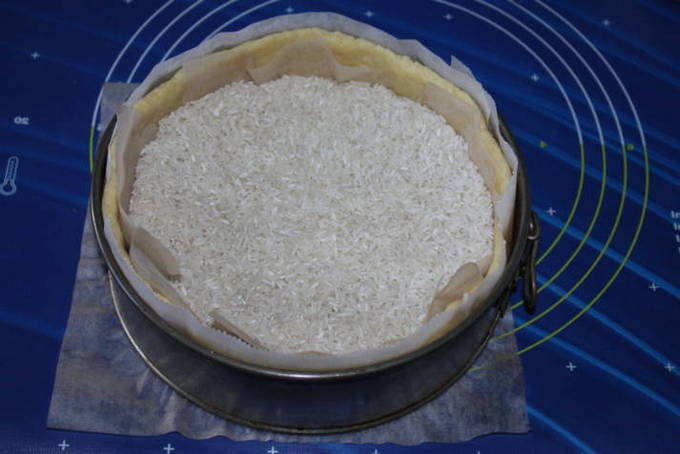 Песочный пирог с вишней и желе
