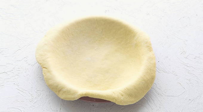 Дрожжевой пирог с замороженной клубникой
