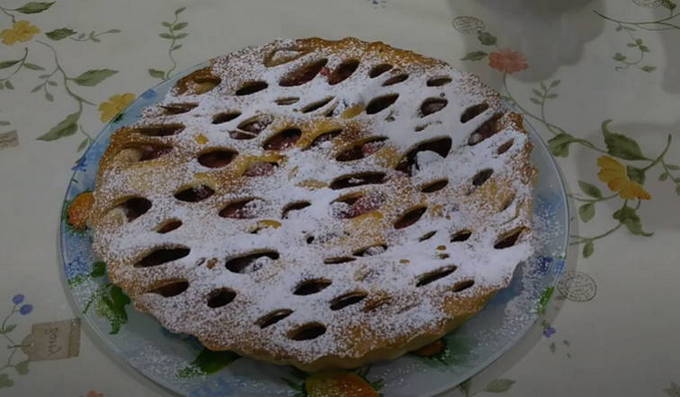 Дрожжевой пирог с клубникой – пошаговый рецепт приготовления с фото