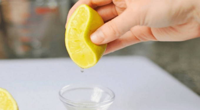 Глазурь для кулича из сахарной пудры, желатина и лимона