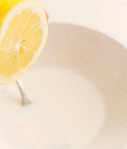 Глазурь для кулича из сахара и белка с лимоном