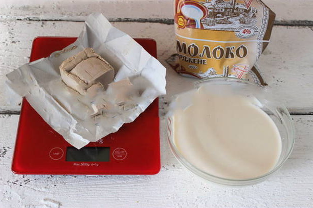 Александрийский кулич на топленом молоке с коньяком