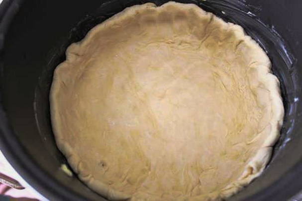 Пирог с брусникой в мультиварке