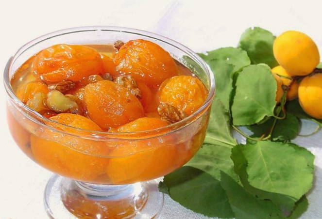 Варенье из абрикосов с орехами на зиму