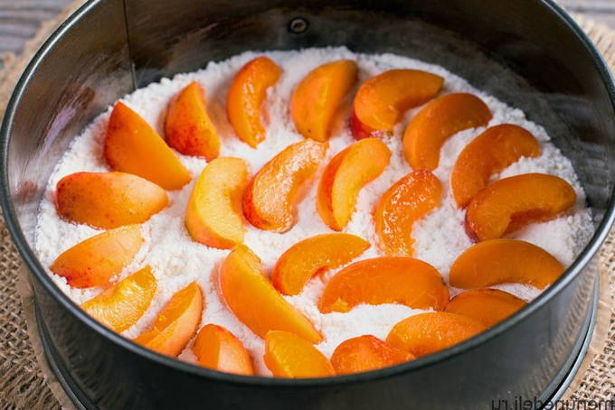 Насыпной пирог с абрикосом