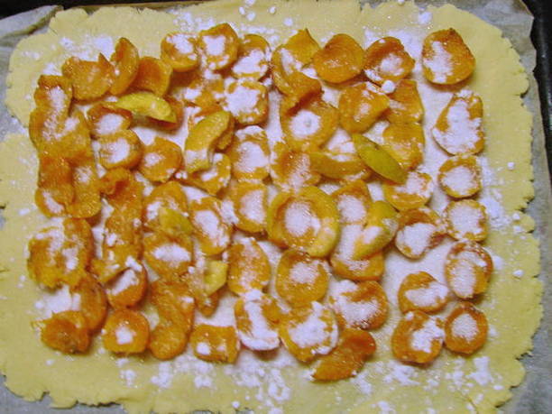 Тертый пирог с абрикосом