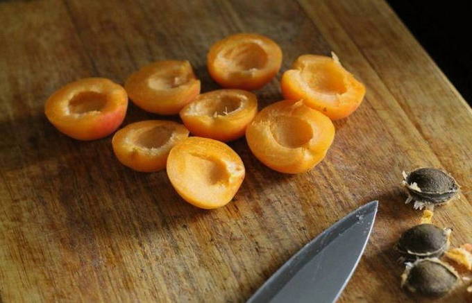 Желе из абрикосов с апельсинами на зиму