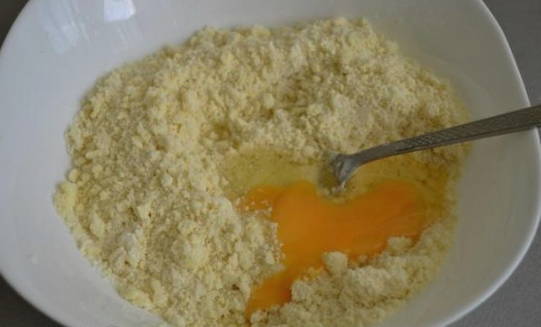 Песочный пирог с абрикосом и сметаной заливкой
