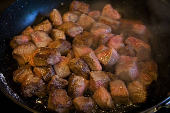 Тушеная картошка со свининой