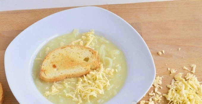 Французский луковый суп классический