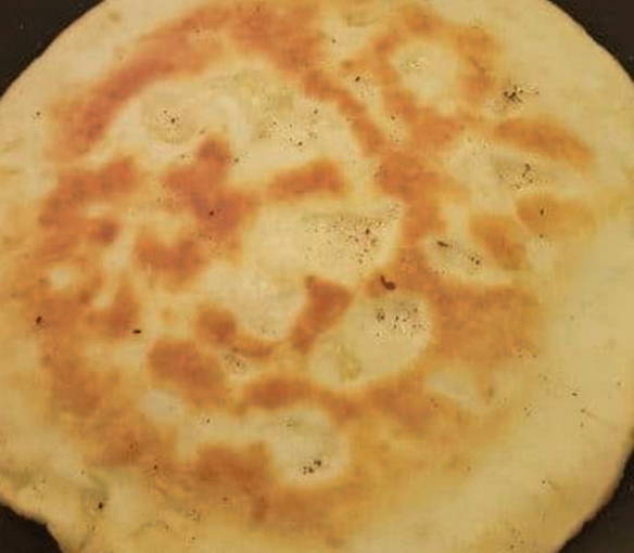 Лепёшка на кефире с сыром на сковороде