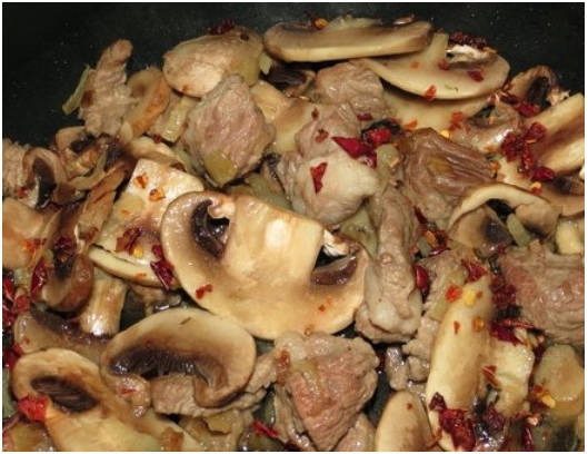 Гречка с мясом и грибами