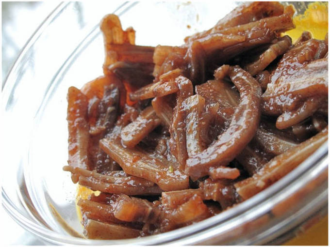 Рецепт домашних свиных ушек по-корейски с морковью и луком. уральские-газоны.рф