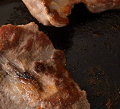 Мясо по-французски из свинины на сковороде
