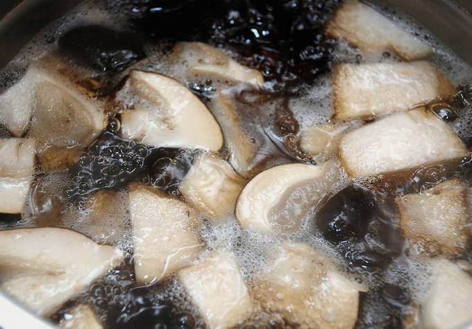Суп из замороженных лесных грибов с картошкой